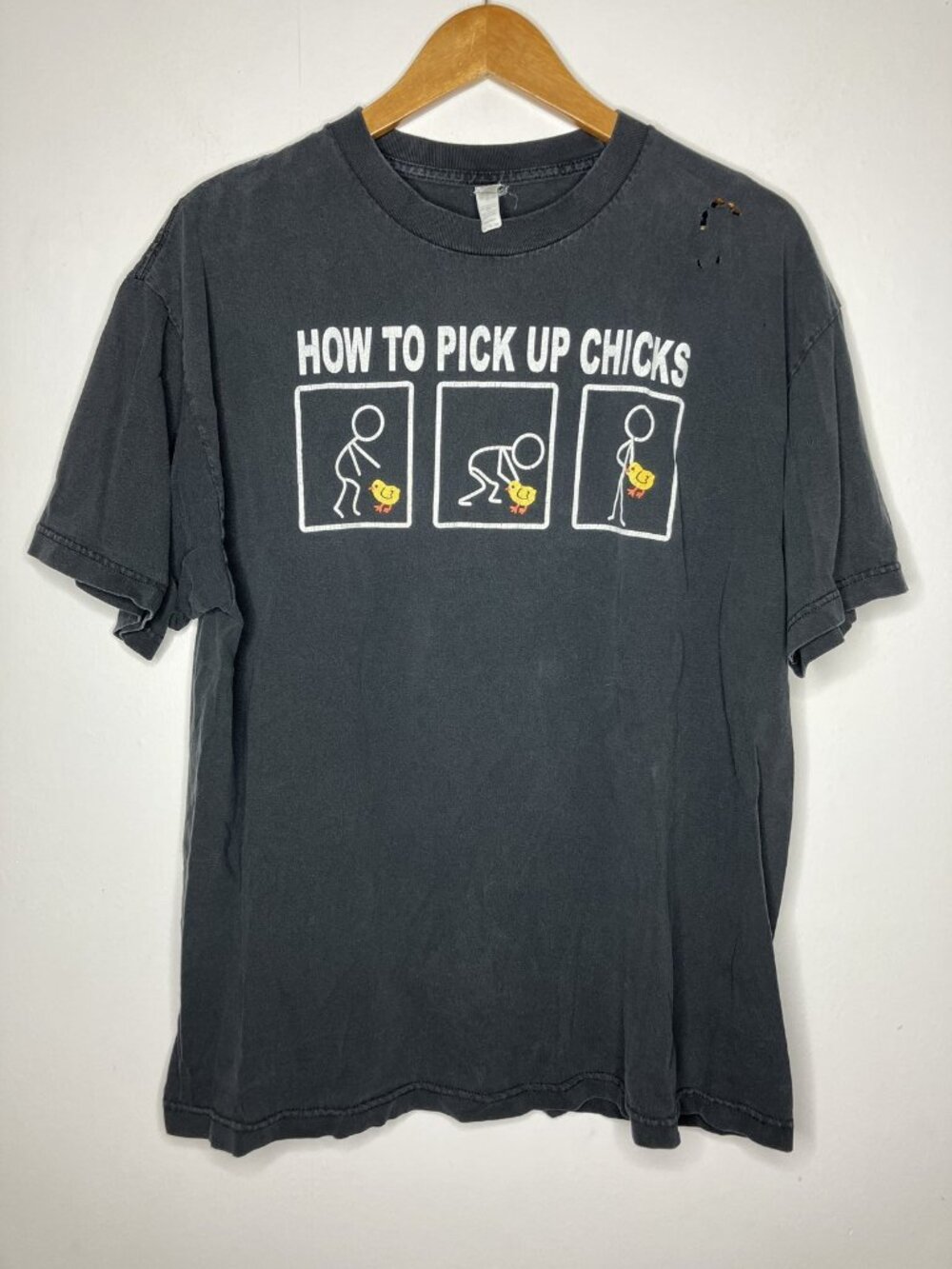 Men's XL How To Pick Up Chicks Chickens Dating Funny Graphic T-Shirt Black READ